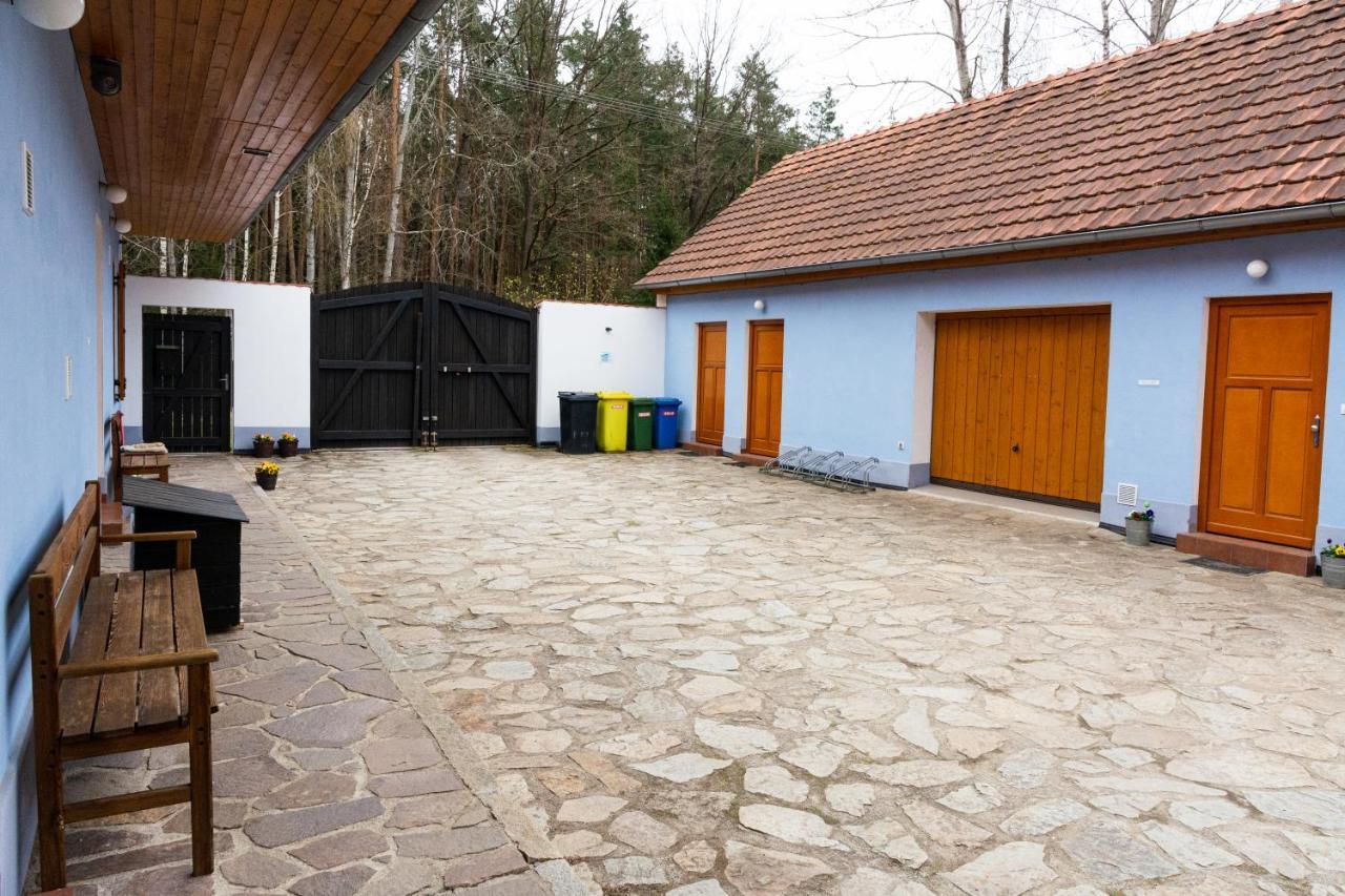 Penzion U Hajovny U Piskoven - Vlkov Exterior photo
